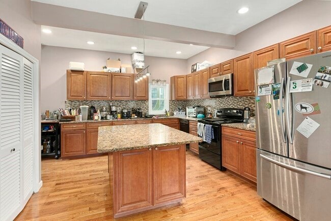 89 Plymouth St, Unit 2