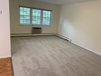 1060 New Haven Ave, Unit 34 in Milford, CT - Building Photo - Building Photo