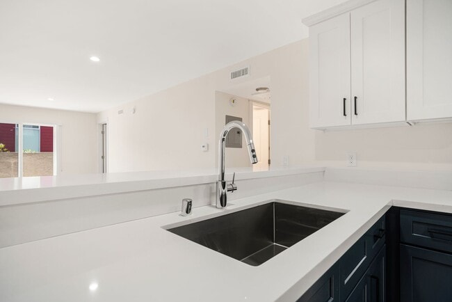 bag373 in Los Angeles, CA - Building Photo - Building Photo