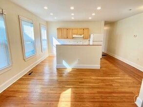 33 Adamson St, Unit 2 in Boston, MA - Building Photo - Building Photo