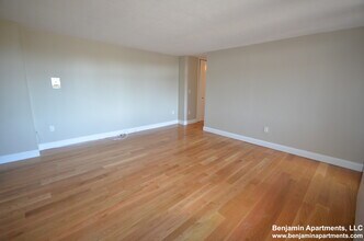125 Trapelo Rd, Unit 34 in Belmont, MA - Building Photo - Building Photo