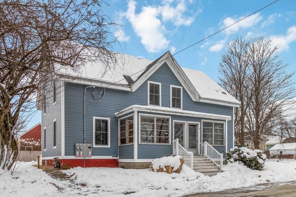 2 Elmwood St in Amesbury, MA - Building Photo