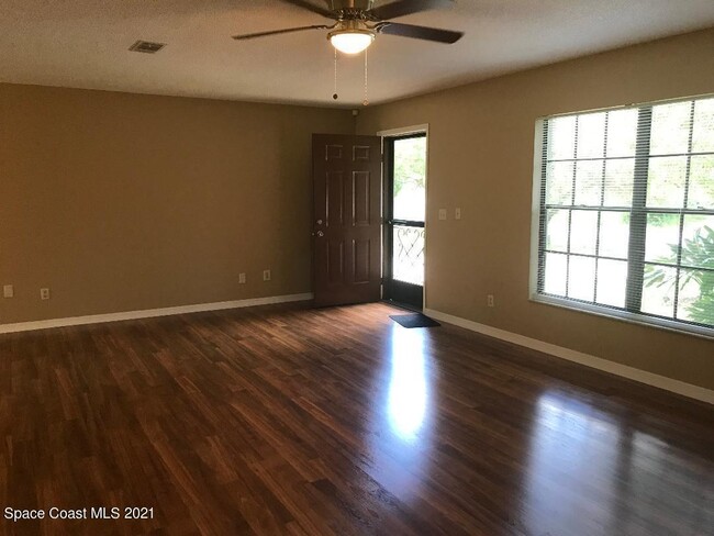 1214 Waffle St SE in Palm Bay, FL - Building Photo - Building Photo