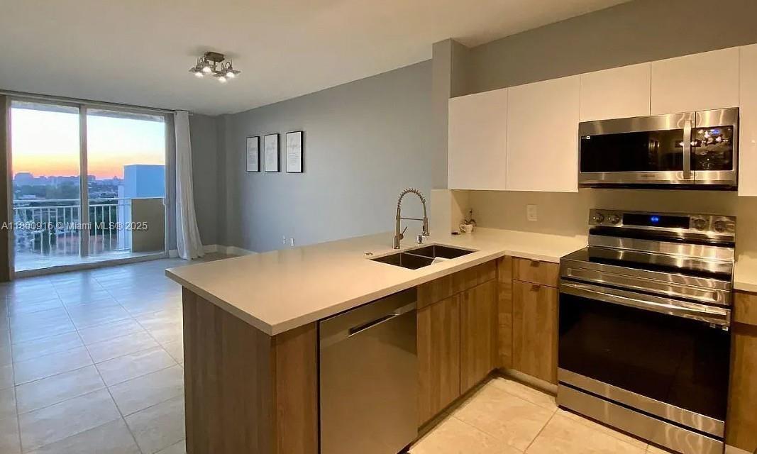 2425 SW 27th Ave in Coral Gables, FL - Building Photo
