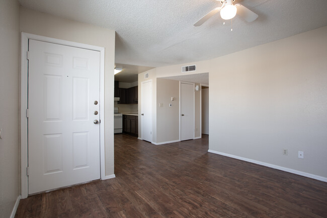 Western Gallagher Apartments in El Paso, TX - Building Photo - Interior Photo