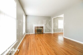 9648 Roe Ave in Overland Park, KS - Building Photo - Building Photo