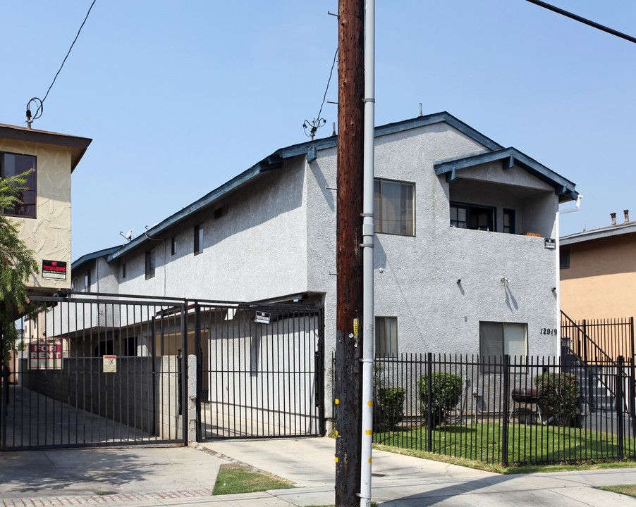 12919 Doty Ave in Hawthorne, CA - Building Photo