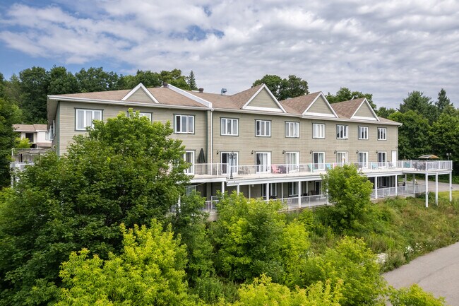 872A-876 De La Station Rue in Prévost, QC - Building Photo - Building Photo
