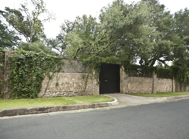 Batts House Apartments in Austin, TX - Building Photo - Building Photo