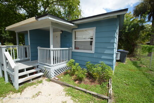 623 Roderick A Harris Sr. Ave in Titusville, FL - Building Photo