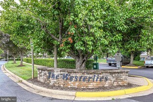 1805 Westwind Way in McLean, VA - Building Photo