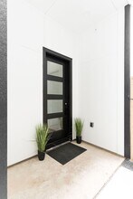 5703 Dolores St in Houston, TX - Building Photo - Building Photo