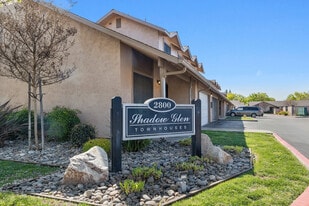 Shadow Glen Townhouse Apartments in Modesto, CA - Building Photo