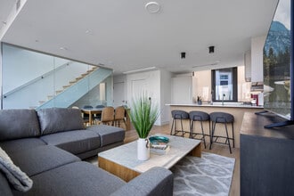 2366 Birch St in Vancouver, BC - Building Photo - Building Photo