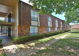 Taft Haus Apartments in Wichita Falls, TX - Building Photo - Building Photo