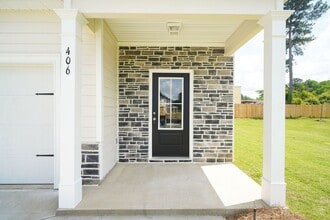 406 Matthew Ln in Martinez, GA - Building Photo - Building Photo