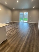 1330 W Bonneville St in Moses Lake, WA - Building Photo - Building Photo