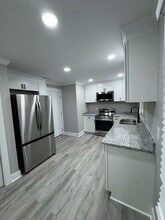 7001 Woodstream Dr in Charlotte, NC - Building Photo - Building Photo