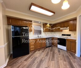 805 Cedar Ln in Knoxville, TN - Building Photo - Building Photo