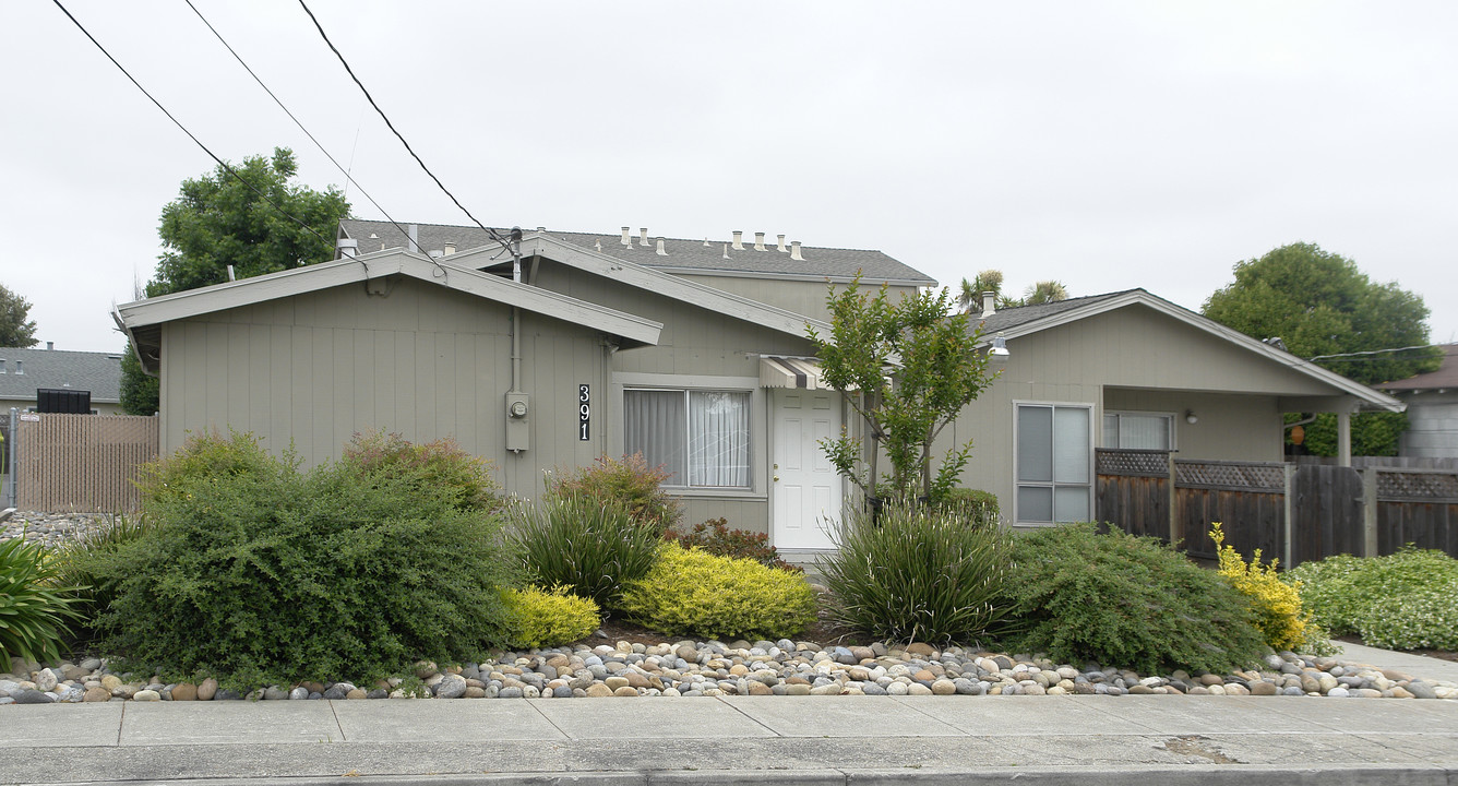 391 Bartlett Ave in Hayward, CA - Building Photo