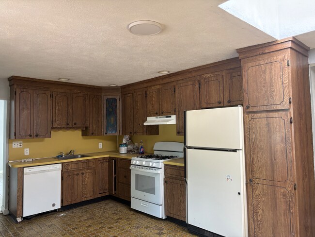 172 Pleasant St in Watertown, MA - Building Photo - Building Photo