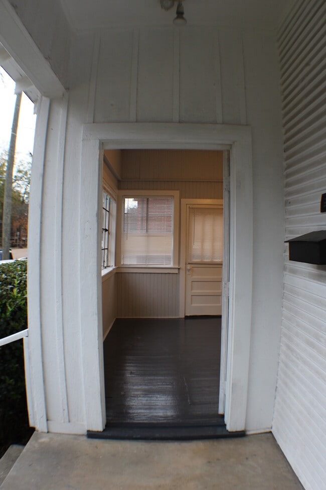 909 N Congress St, Unit 3 in Jackson, MS - Building Photo - Building Photo