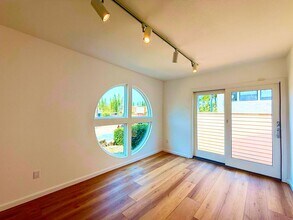 7585 Eads Ave in San Diego, CA - Building Photo - Building Photo
