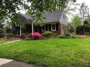 1409 Dauphin Ave in Wyomissing, PA - Building Photo - Building Photo