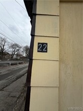 22 Works Pl in Lockport, NY - Foto de edificio - Building Photo