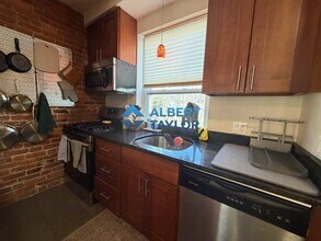 34 Sussex St, Unit 1 in Boston, MA - Foto de edificio - Building Photo