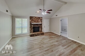 8401 Southernwood Cove in Southaven, MS - Foto de edificio - Building Photo