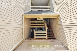 2233 Lovedale Ln in Reston, VA - Building Photo - Building Photo