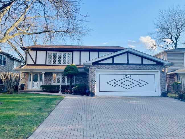 property at 1005 Cardinal Ln