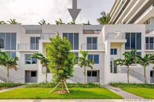 2960 NE 207th St in Aventura, FL - Building Photo