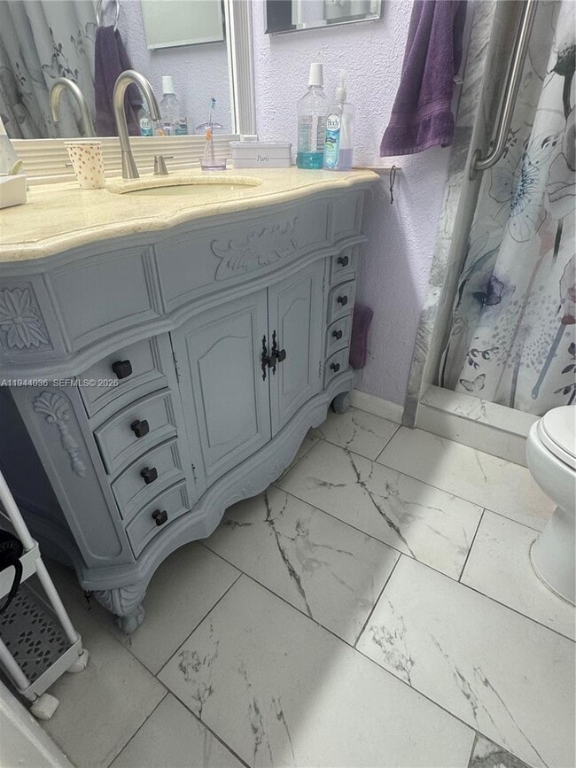 8590 Sunrise Lakes Blvd in Sunrise, FL - Building Photo - Building Photo