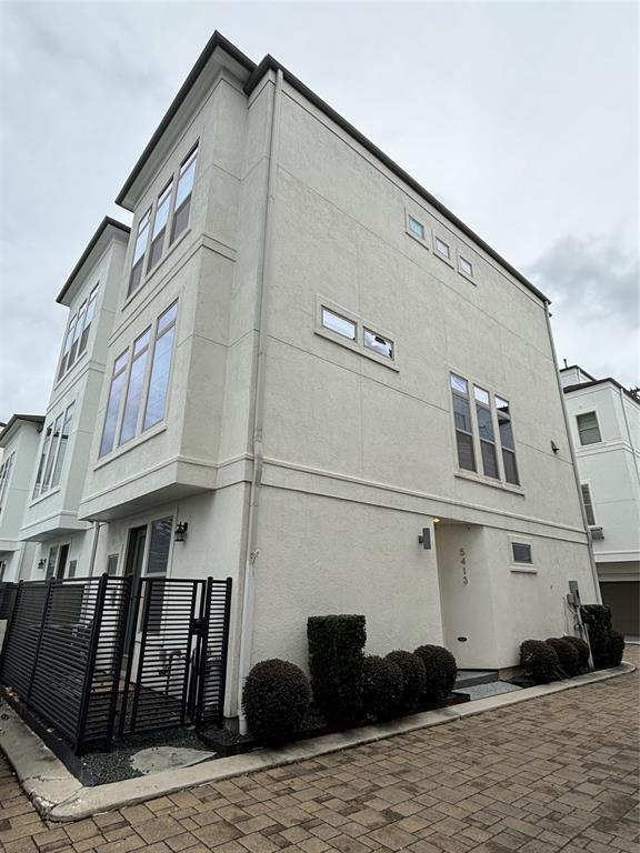 property at 5413 Larkin St