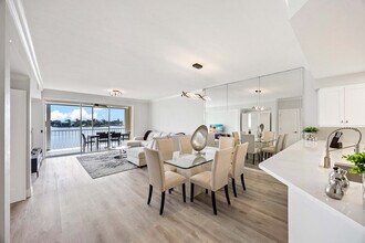 9700 Gulf Shore Dr in Naples, FL - Building Photo - Building Photo