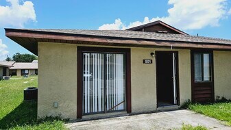 1050 N Fiske Blvd in Cocoa, FL - Building Photo