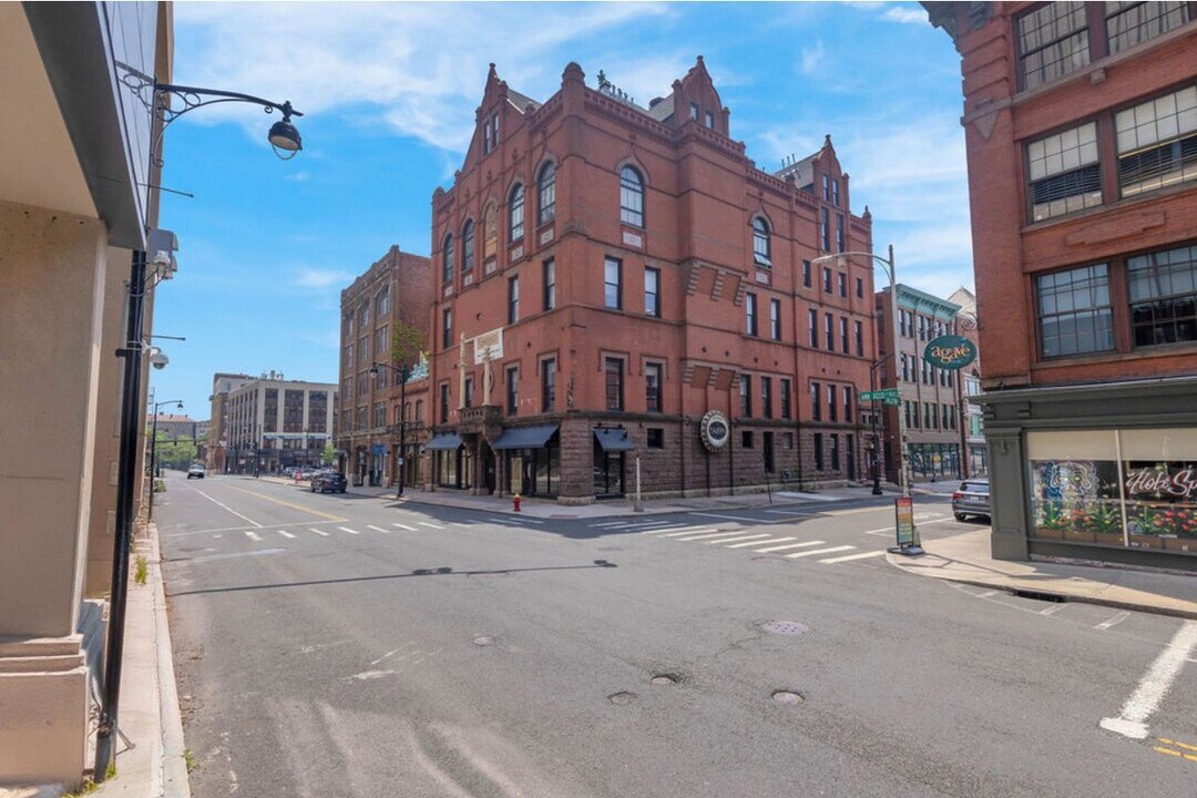199 Ann Uccello St in Hartford, CT - Building Photo