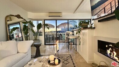 999 N Doheny Dr in West Hollywood, CA - Building Photo - Building Photo