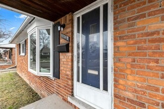 17302 Sumner in Redford, MI - Building Photo - Building Photo