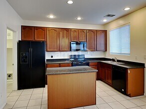 15139 N 173rd Ln in Surprise, AZ - Building Photo - Building Photo