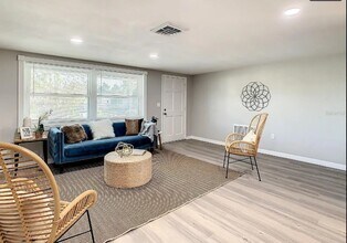 11705 Meredith Ln in Port Richey, FL - Foto de edificio - Building Photo