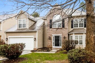 5112 Kiev Dr in Charlotte, NC - Foto de edificio - Building Photo