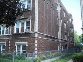 6437 N Albany Apartamentos