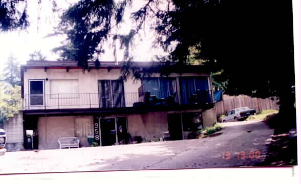 958 Sunset Blvd NE in Renton, WA - Building Photo