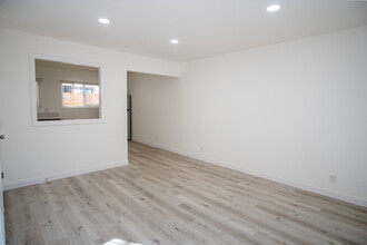 4368 Swift Ave in San Diego, CA - Building Photo - Interior Photo