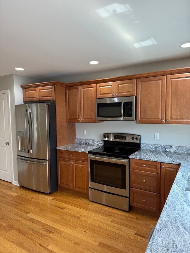 35 Carlie Ct, Unit A