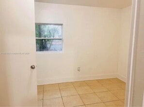 240 Hibiscus Dr in Miami Springs, FL - Building Photo - Building Photo