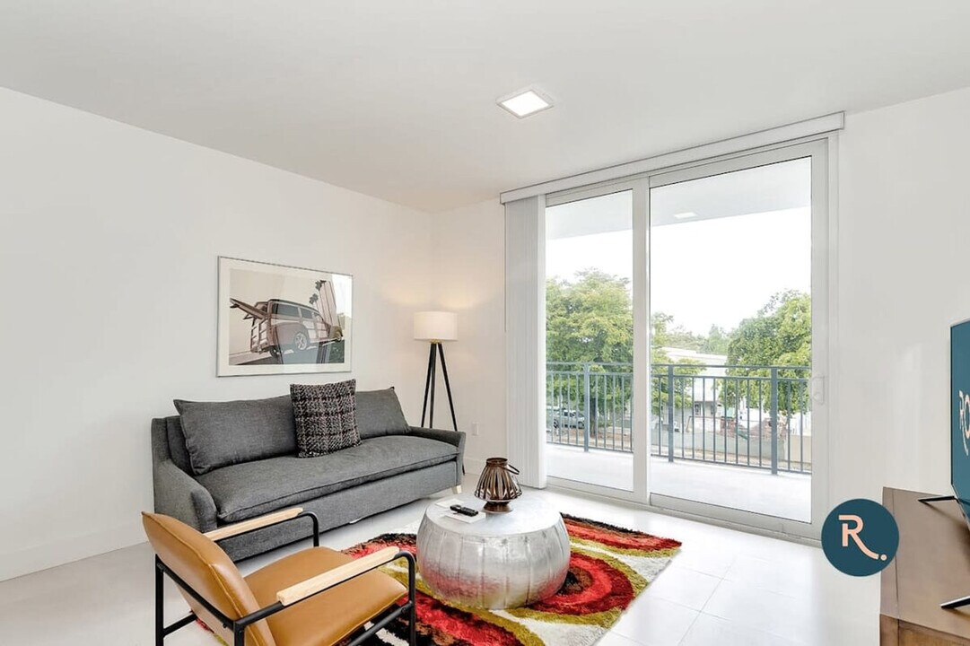 1710 SW 27th Ave in Miami, FL - Building Photo